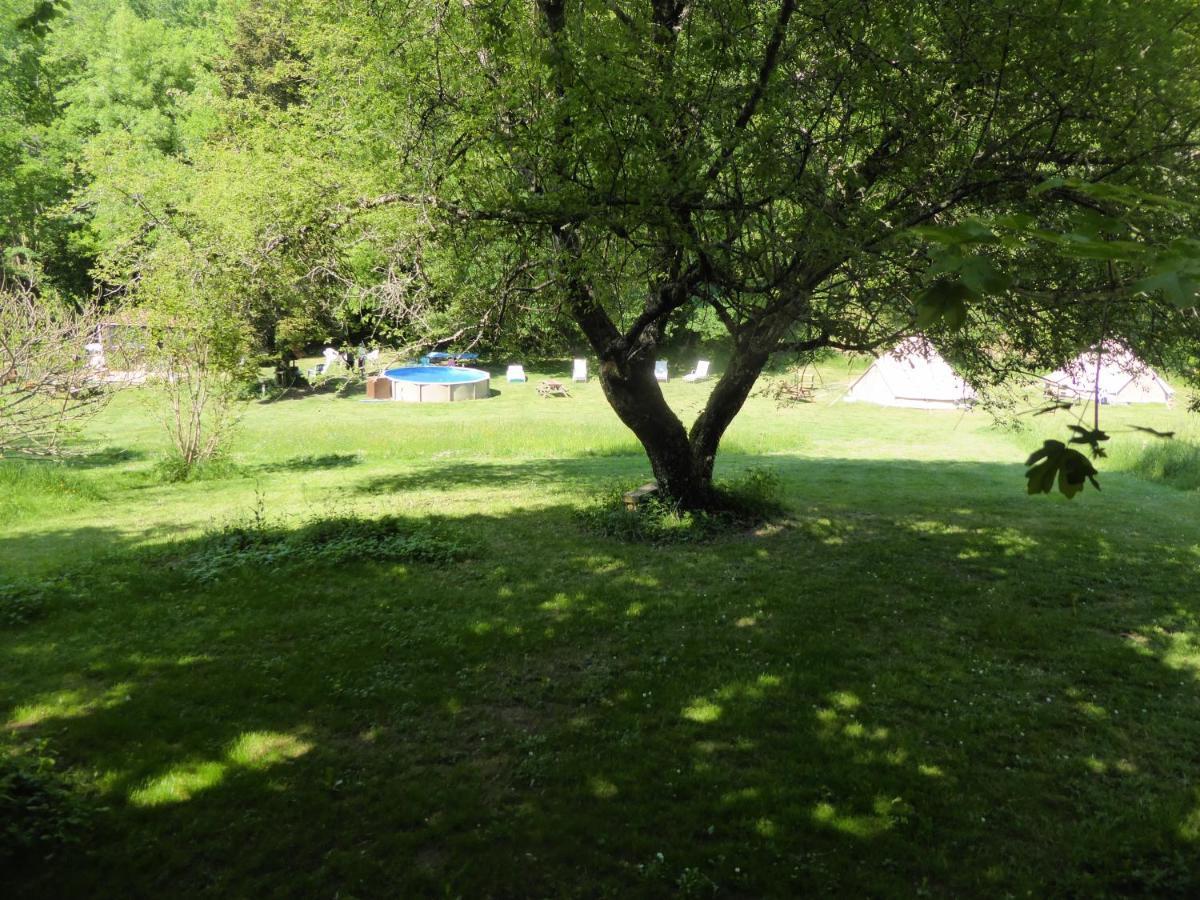 Belair Le Camping Hotel Champagnac-de-Bélair Esterno foto